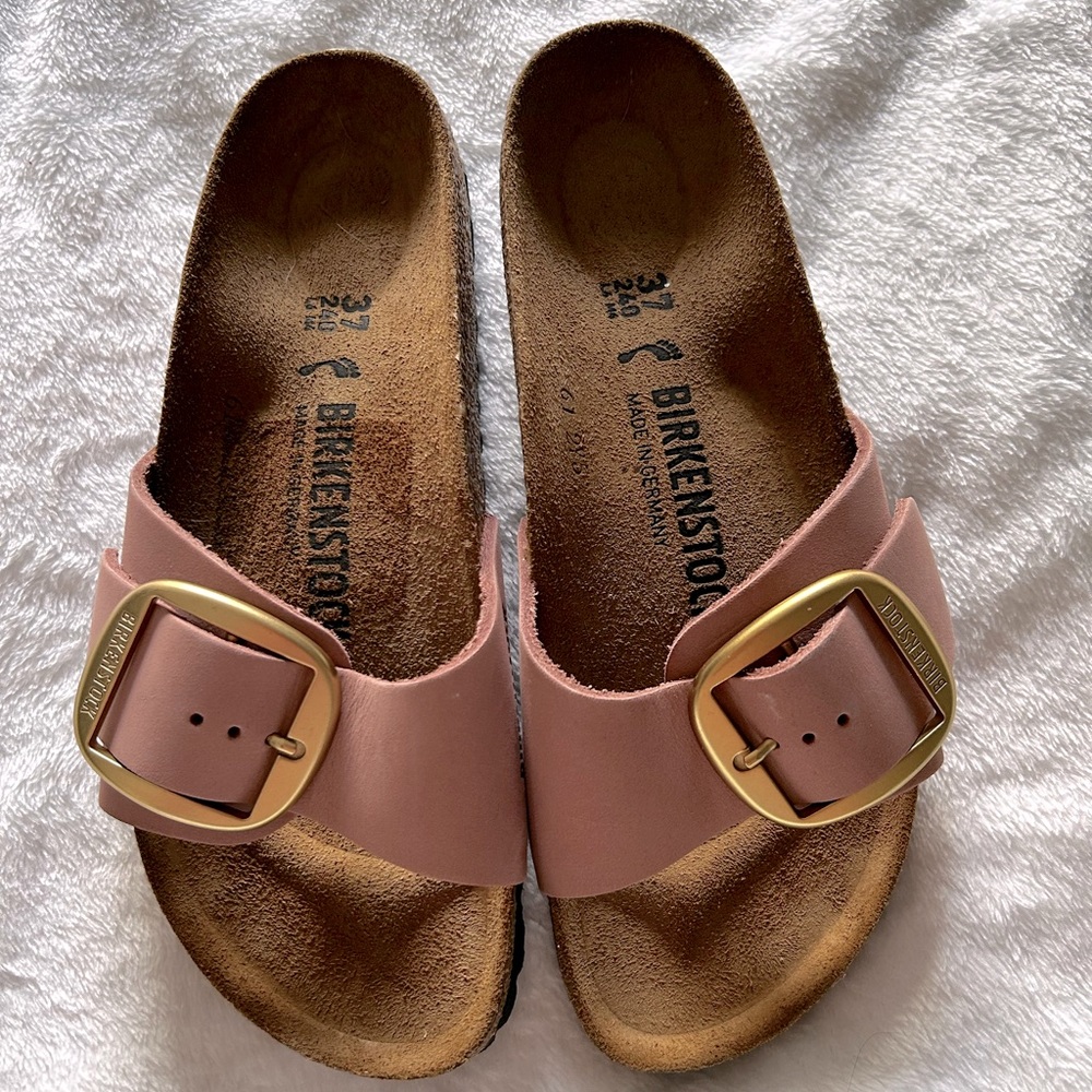Brand new light pink Birkenstock, no tags size 37 size 7 beautiful ready for